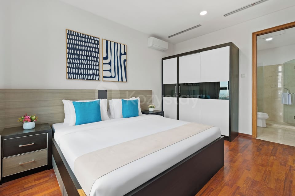 Apartment, 2 Bedrooms, City View | Desk, laptop workspace, iron/ironing board, WiFi (free)