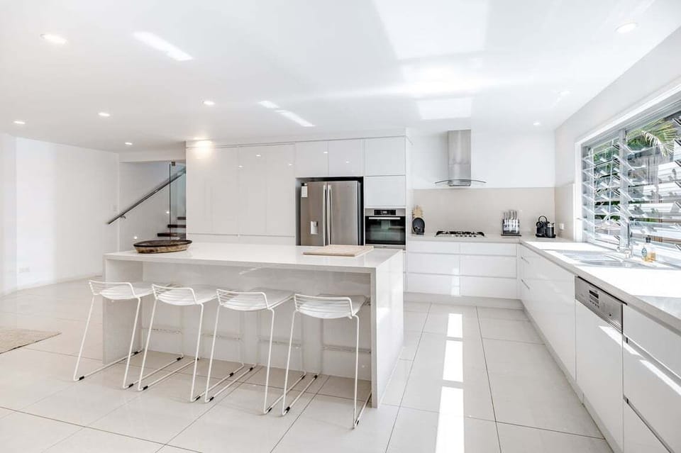 Kitchen with Breakfast Bar