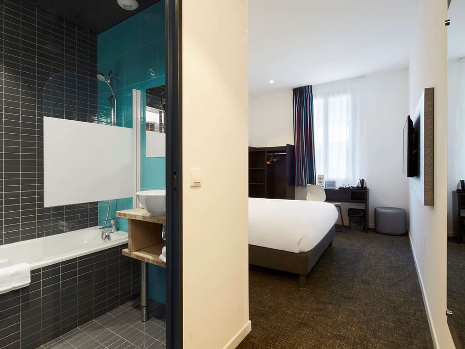 Standard Room, 1 Double Bed | Premium bedding, desk, soundproofing, iron/ironing board