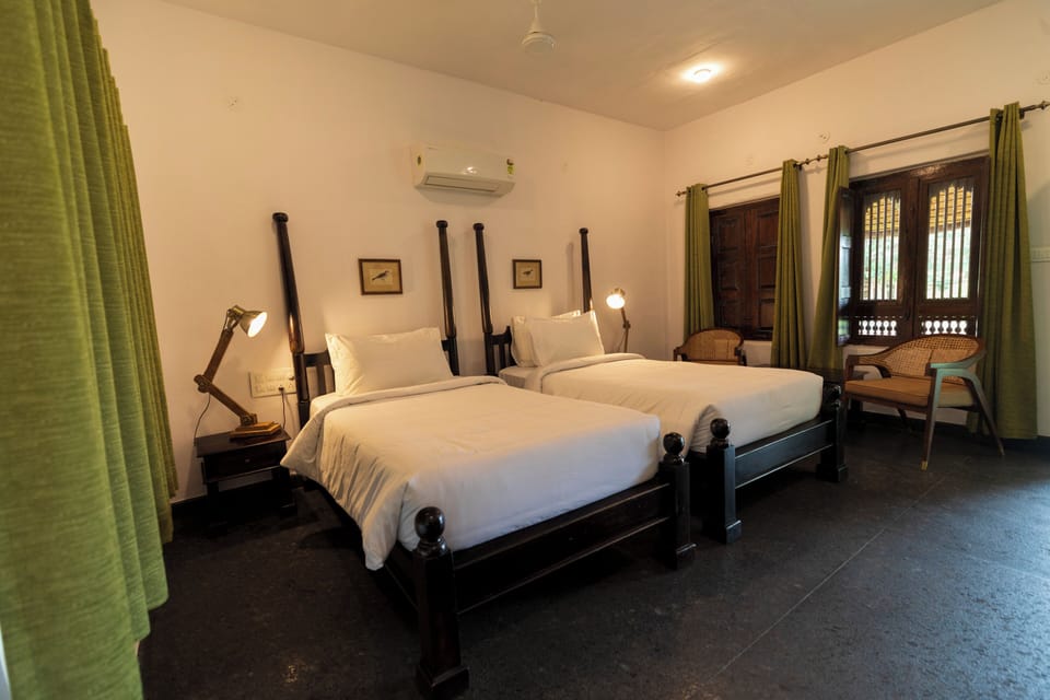 Comfort Room, Balcony | In-room safe, desk, laptop workspace, blackout drapes