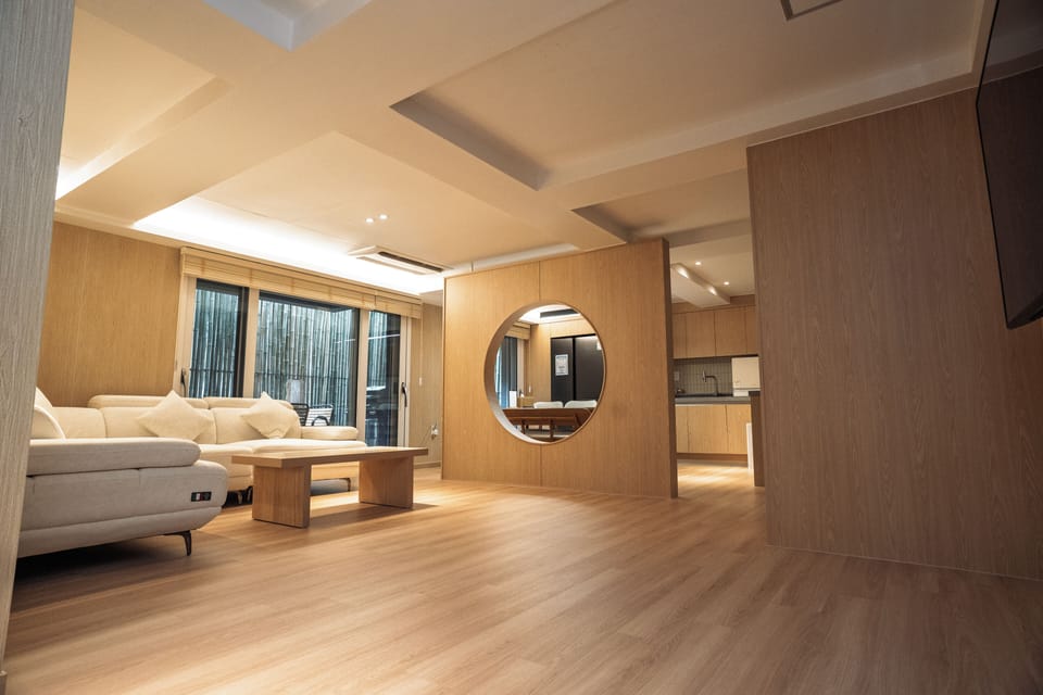Bamboo Room 101 | Living area