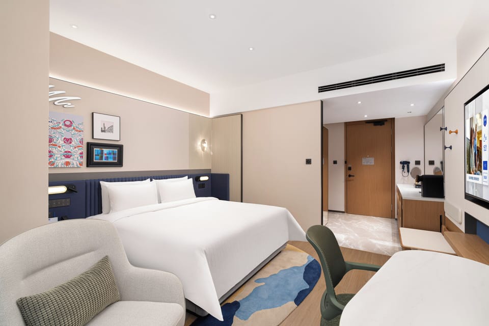 Comfort Single Room, Non Smoking, Private Bathroom | Desk, laptop workspace, blackout drapes, soundproofing