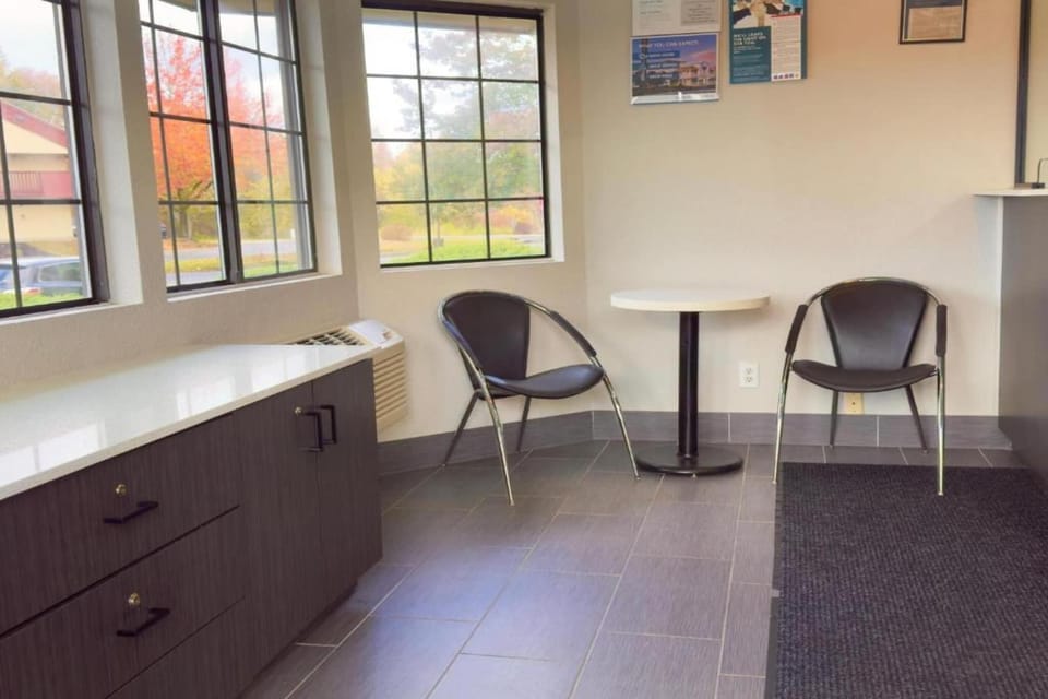 Entrance / Reception