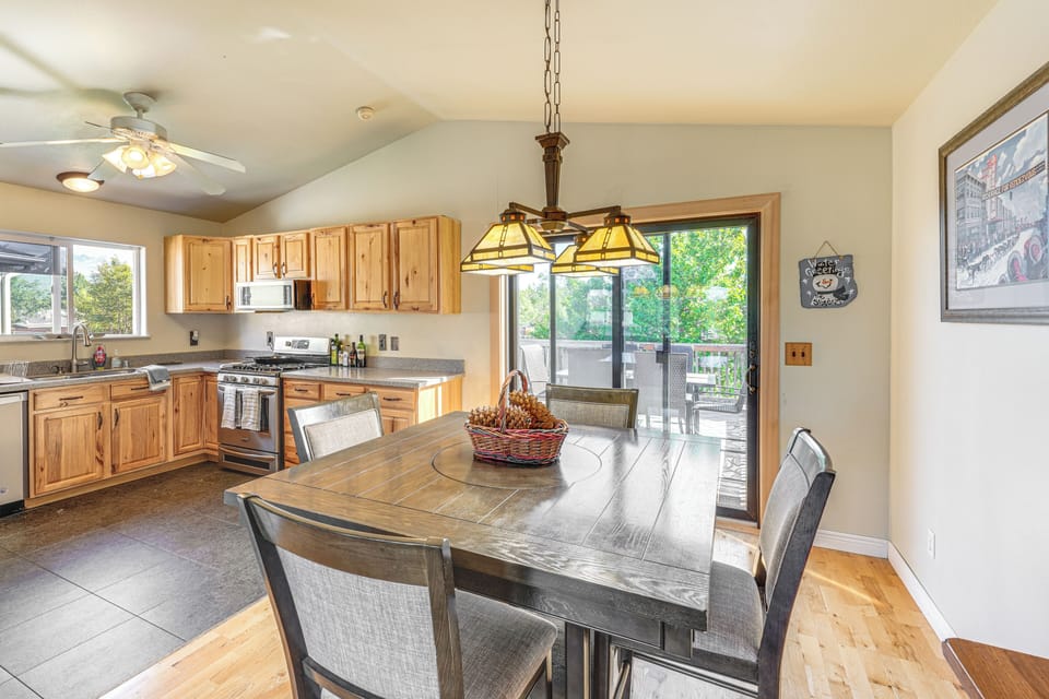 Dining Area | Main Level