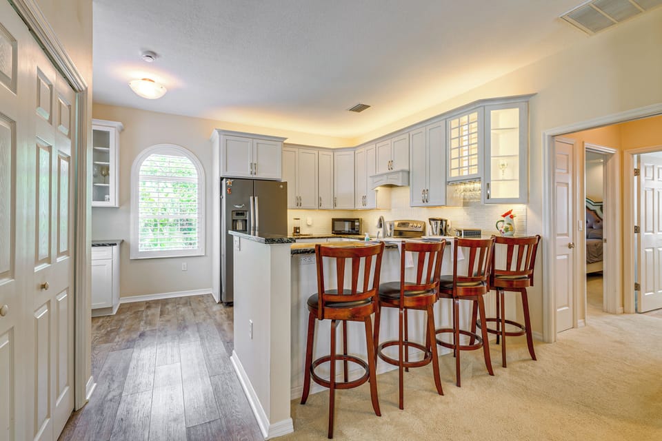 Kitchen | Main Level