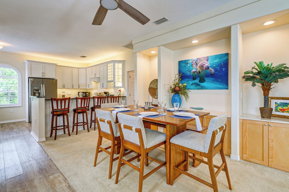 Dining Area | Main Level
