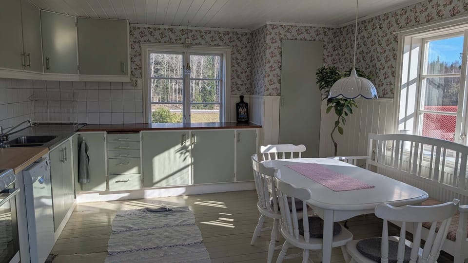 House, 3 Bedrooms, Sauna | Dining room
