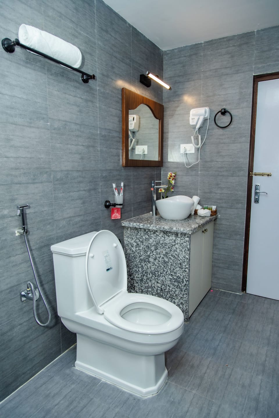 Family Room, Balcony, City View | Bathroom