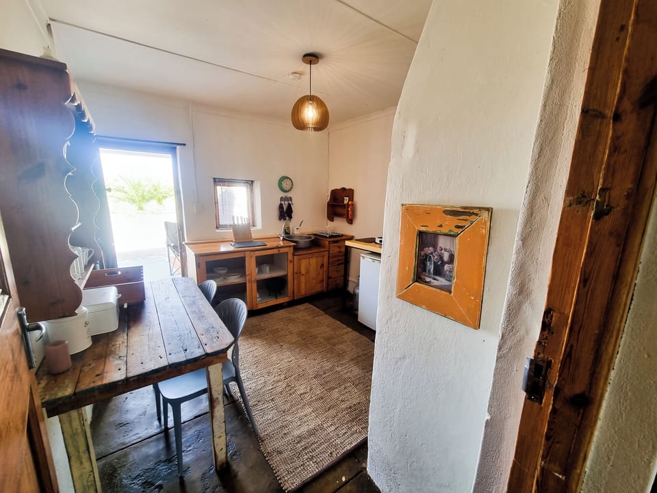 Business Double Room | Private kitchen | Fridge, stovetop, cookware/dishes/utensils