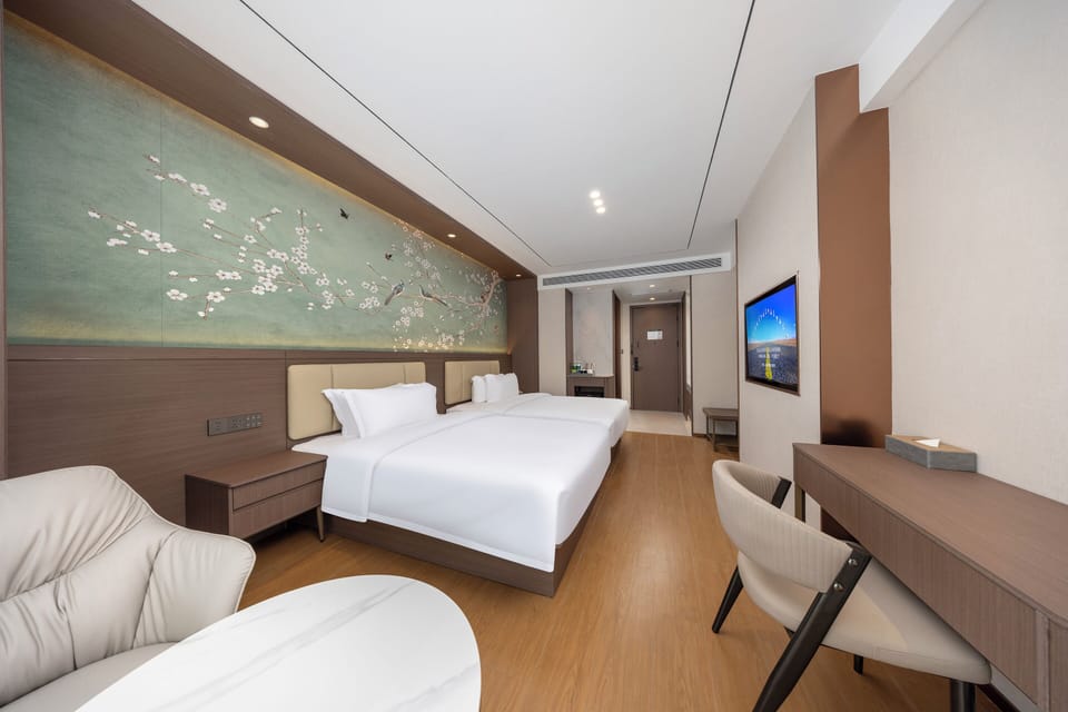 Superior Twin Room | Desk, blackout drapes, WiFi (free)