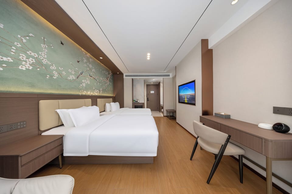 Superior Twin Room | Desk, blackout drapes, WiFi (free)