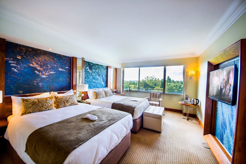 1 bedroom, down comforters, pillowtop beds, minibar