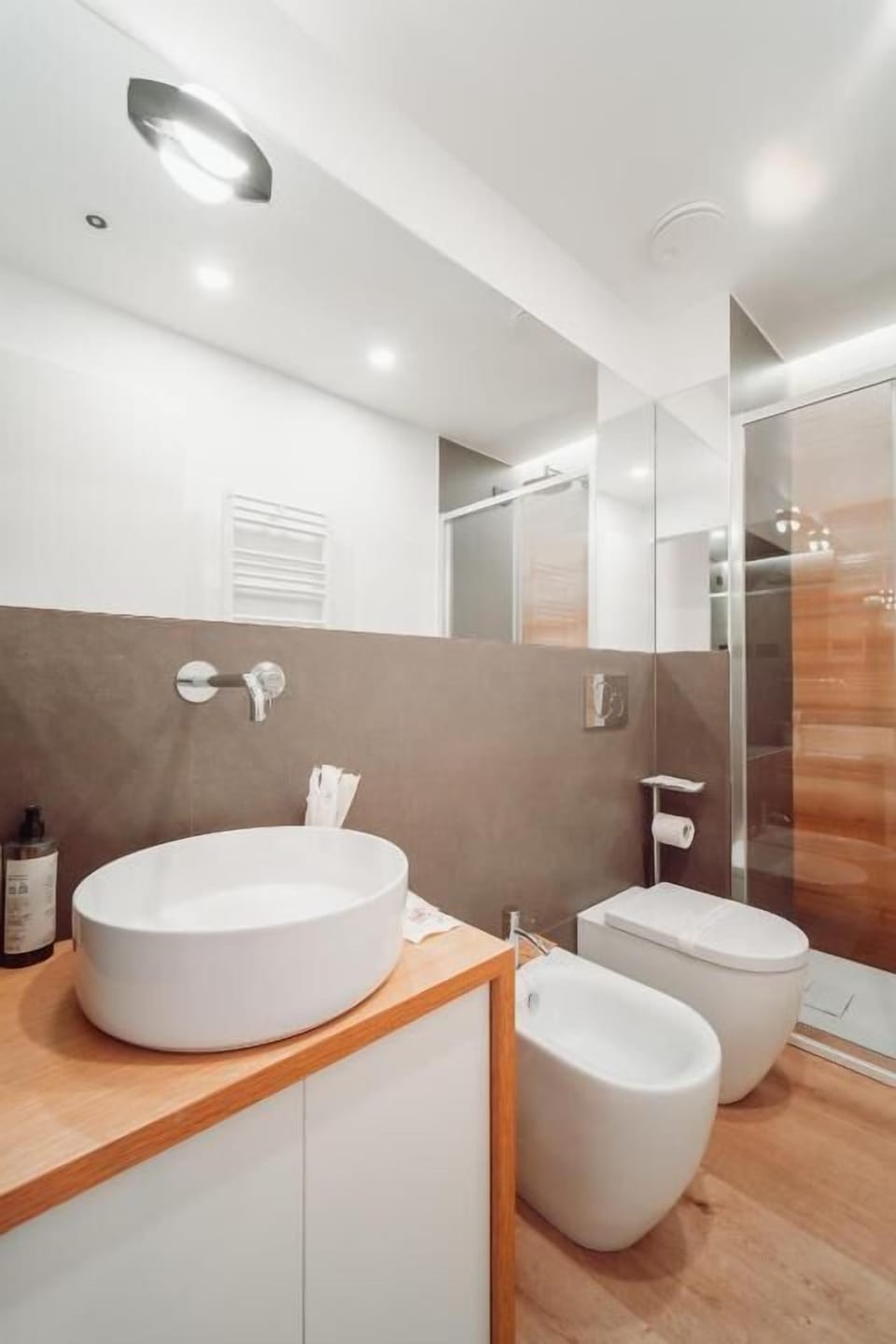 Comfort Double Room | Bathroom | Slippers