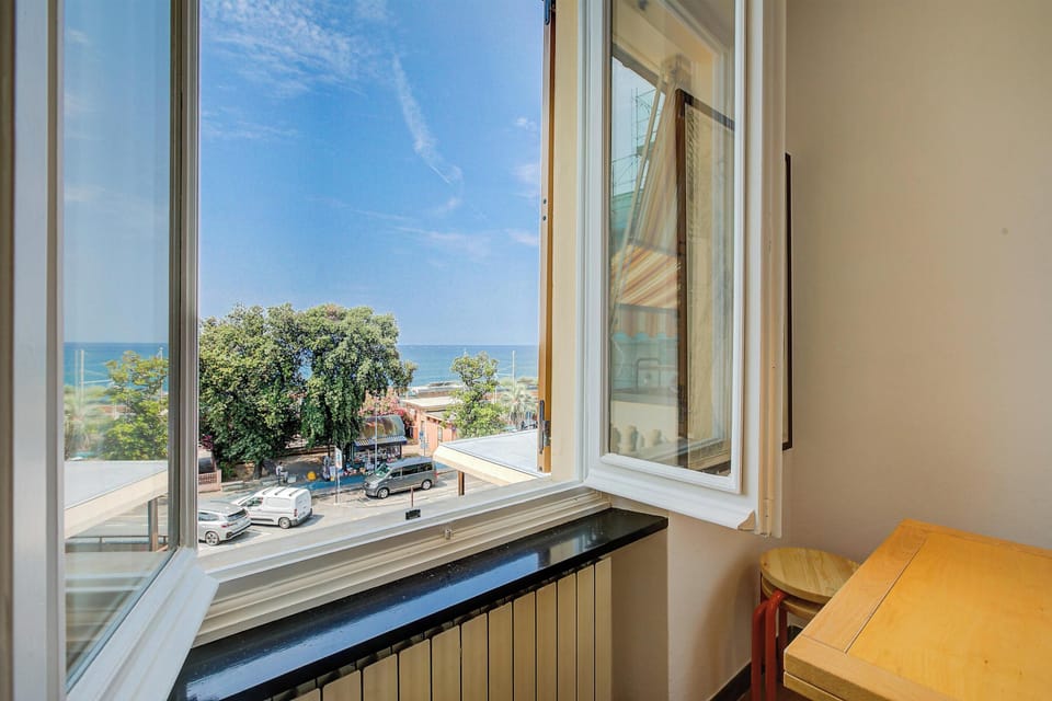 Standard Apartment, 2 Bedrooms, Microwave (Respiro Di Mare Cavi Di Lavagna) | Interior