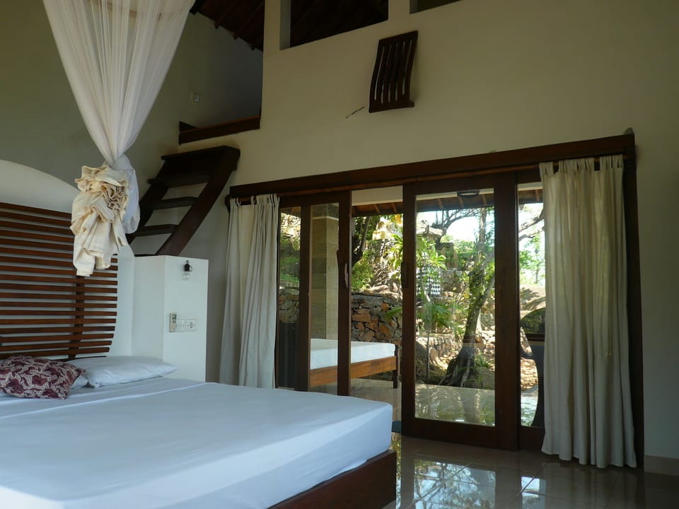 Premium bedding, desk, rollaway beds, free WiFi