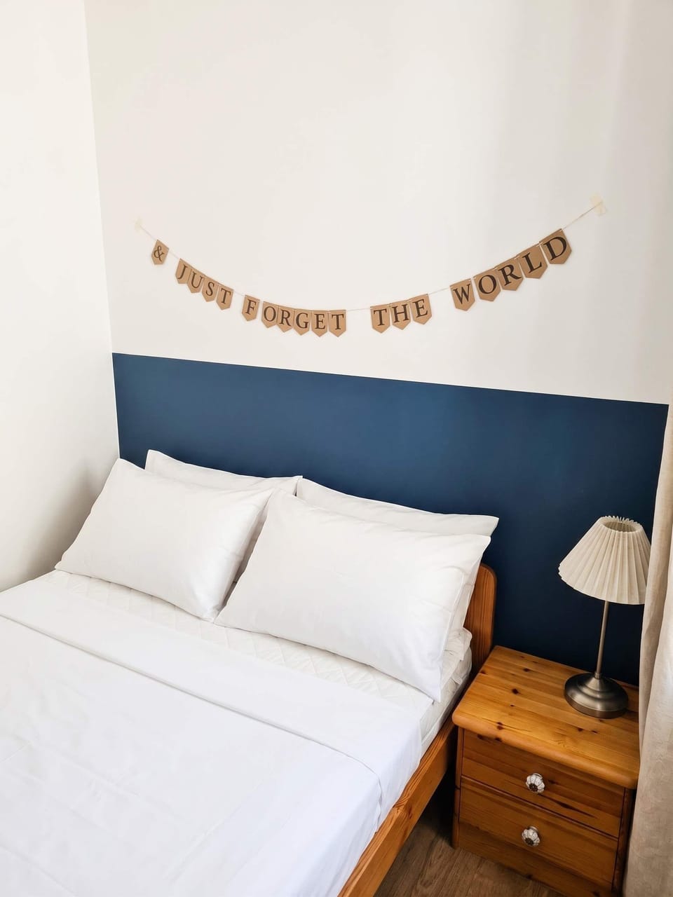 Schlafzimmer 1