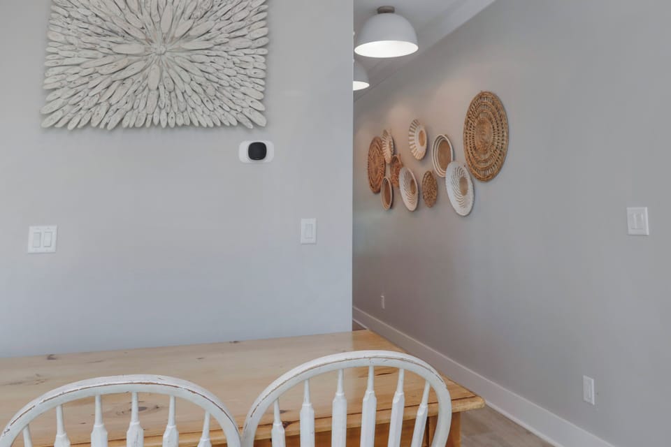 Dining Area and Hallway to Bedrooms