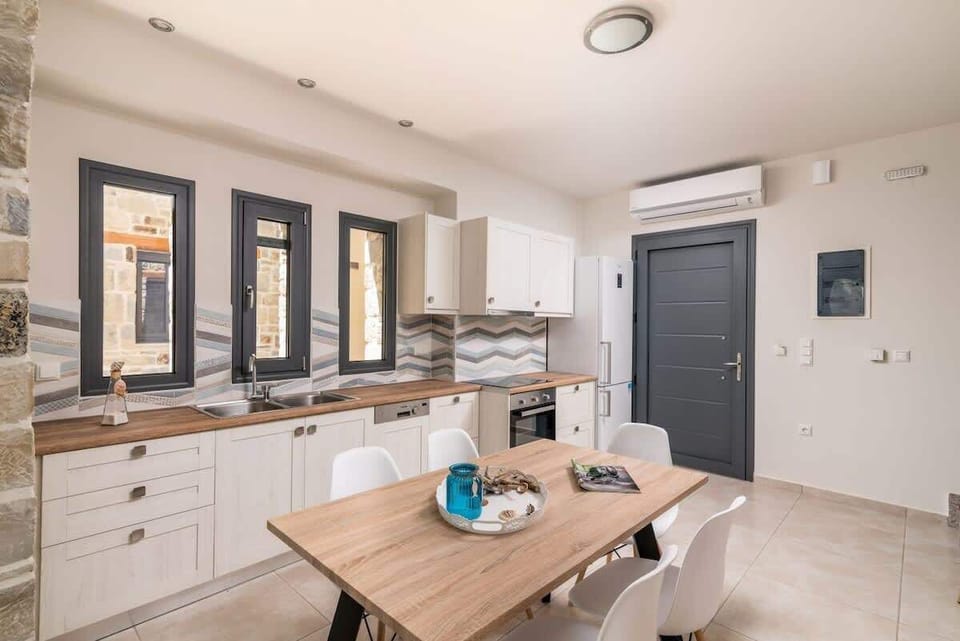 Modern fully equipped kitchen with everything you need for home cooking.