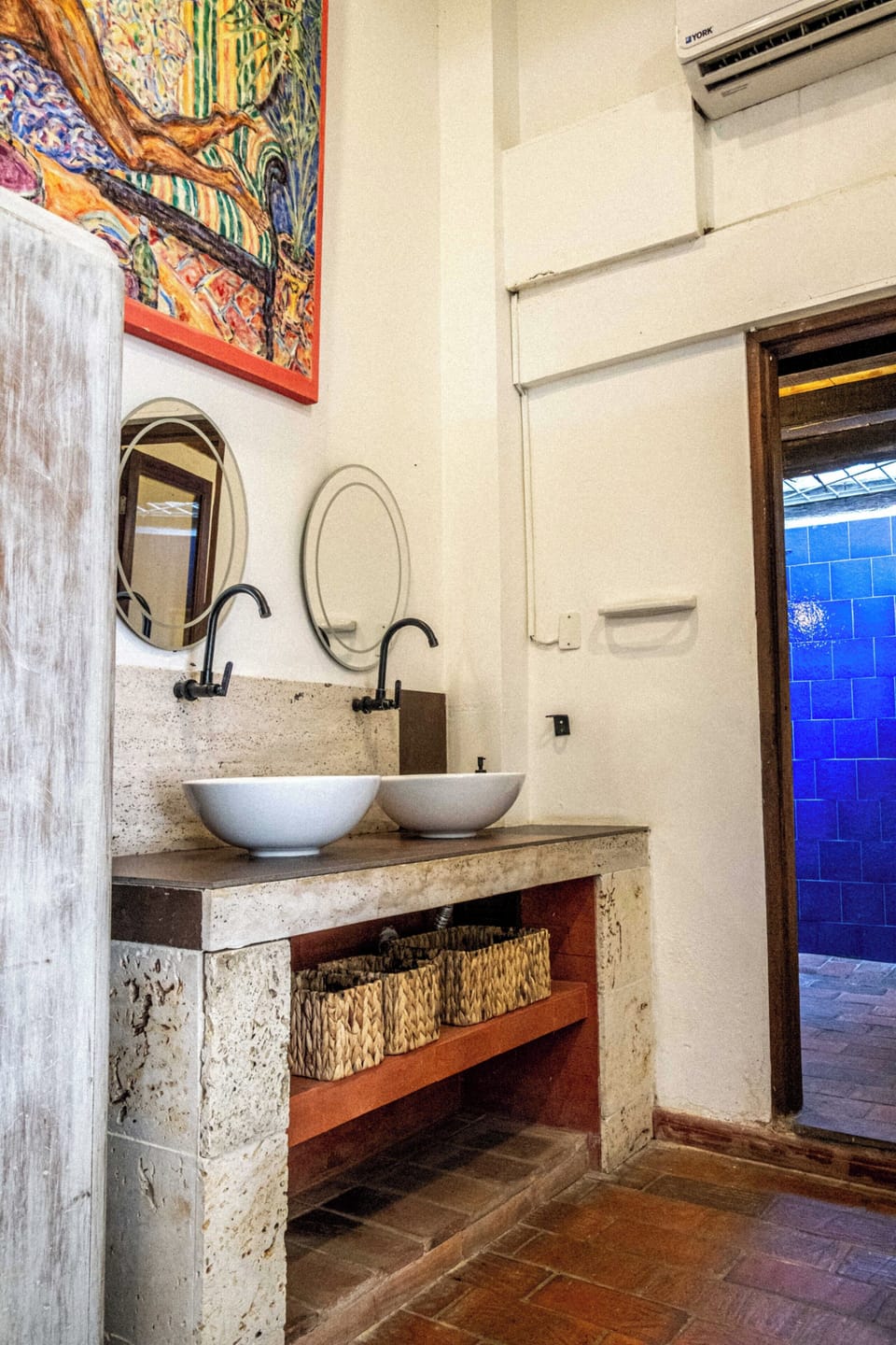 Superior Room, Garden View | Bathroom | Shower, towels, soap, shampoo