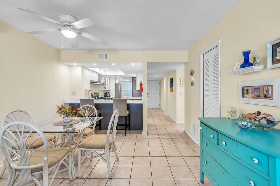 Condo, 1 King Bed (Shalimar 302) | Dining