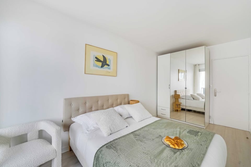 Apartment | 1 bedroom, laptop workspace, iron/ironing board, bed sheets