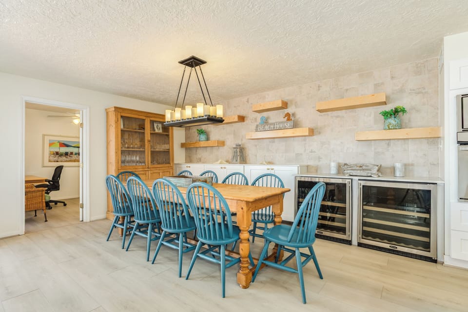 2 large drink refrigerators and a buffet area are great for family dinners