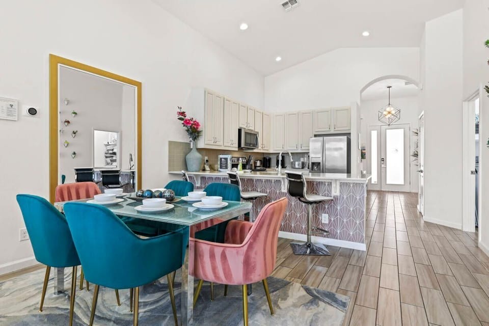 Basic Villa | Dining