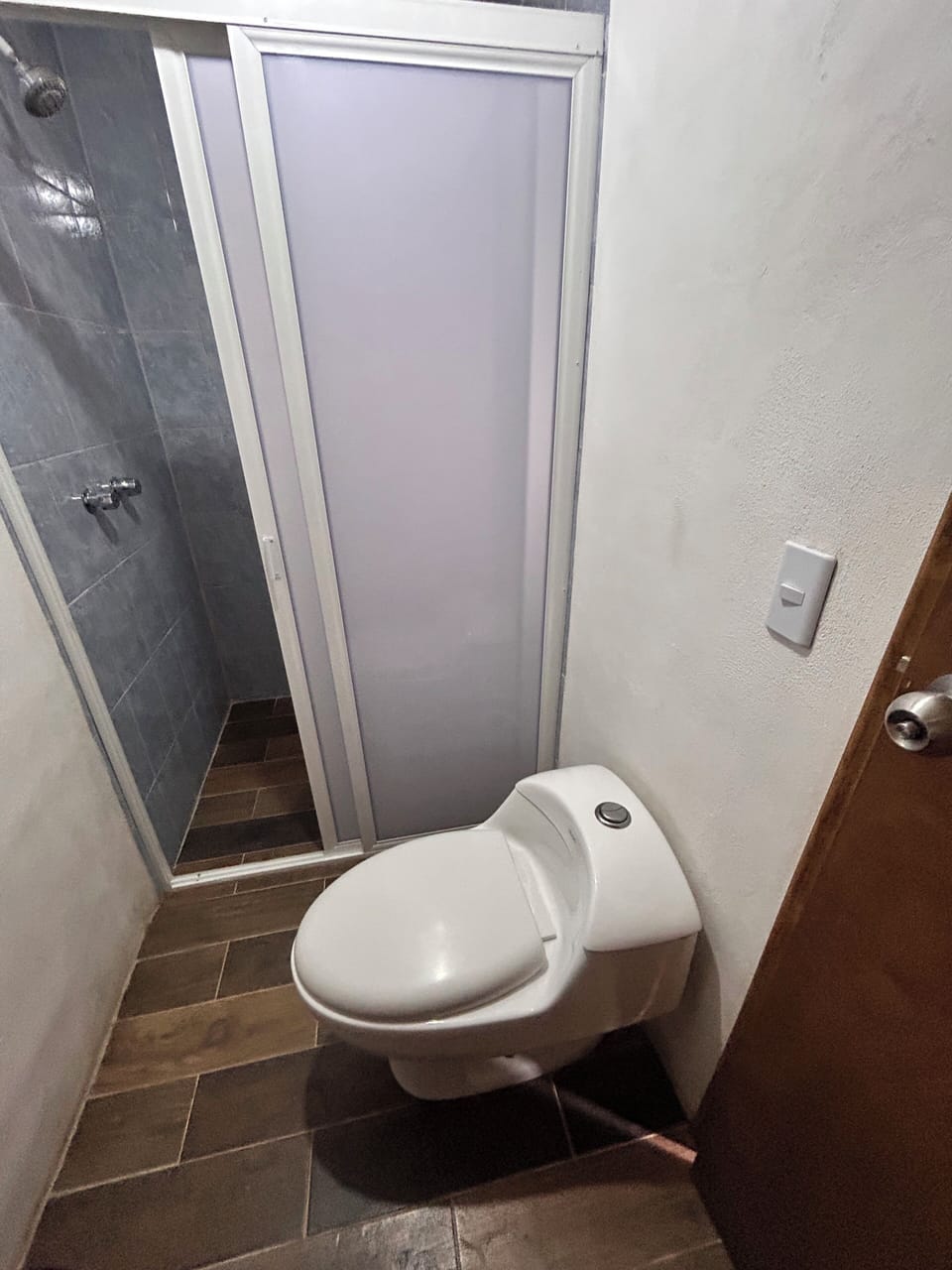 Family Room, Patio | Bathroom | Shower, towels, soap, shampoo