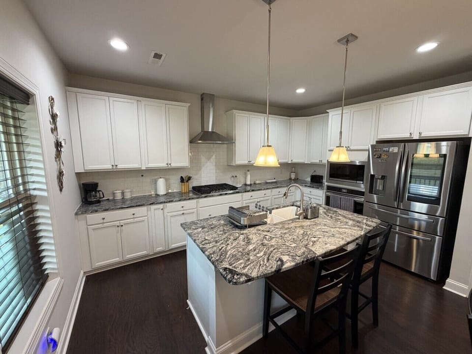 Eat In Kitchen
