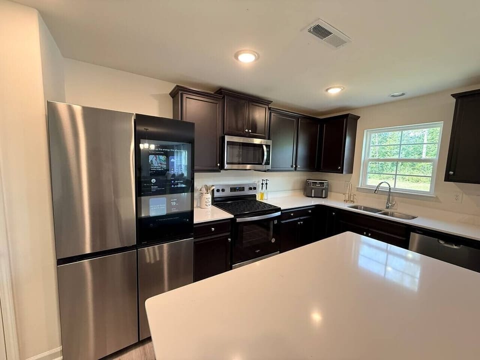 Sleek kitchen with all the amenities