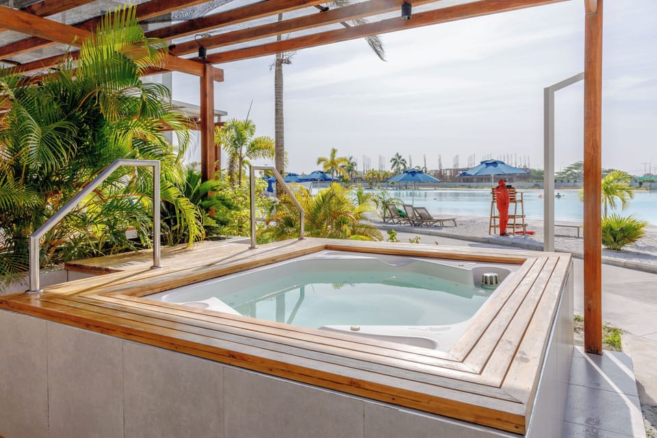 Outdoor spa tub