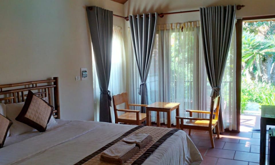 Pillowtop beds, minibar, free WiFi, bed sheets