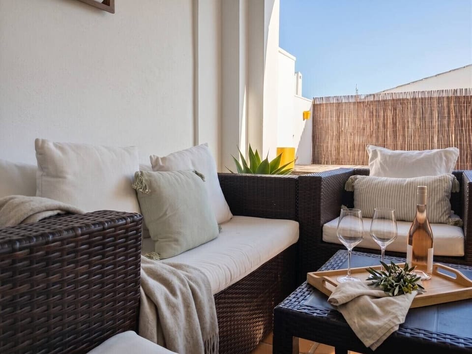 Garden, Outdoor dining area, Private pool, BBQ, Chill out area.