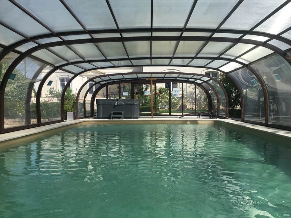 PISCINE ET JACUZZI