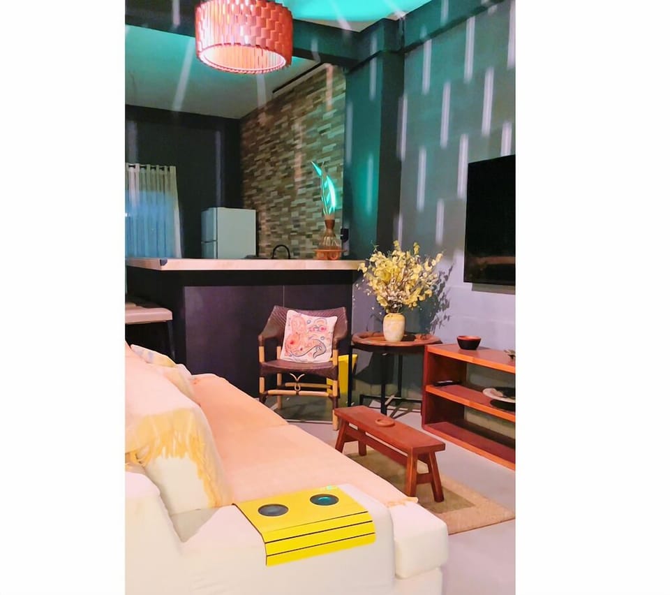 Comfort Apartment, City View | Living area