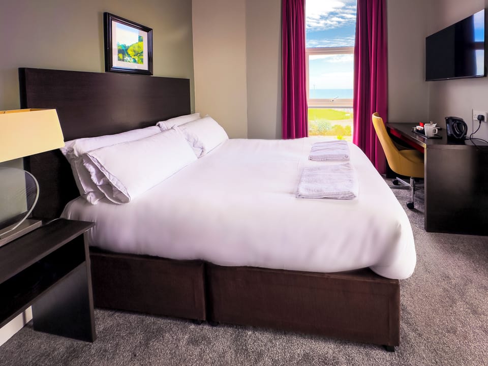 Double Room with View | Individually decorated, individually furnished, iron/ironing board