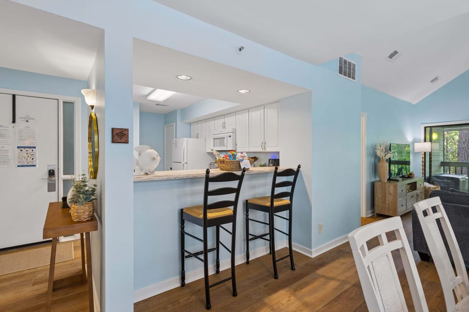 Additional seating for two near the kitchen