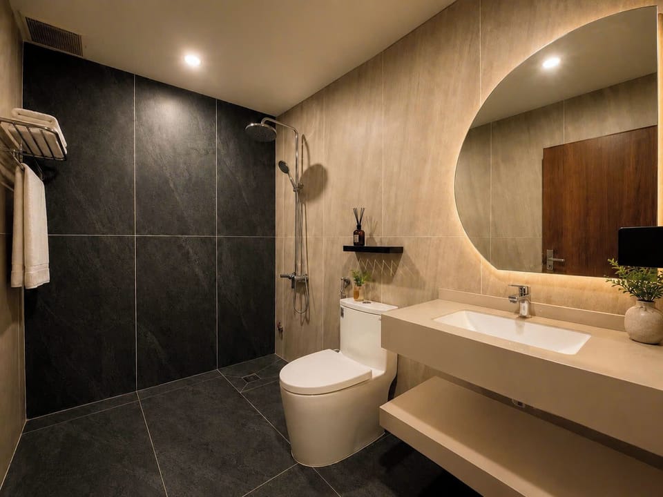 Economy Double Room | Bathroom | Shower, rainfall showerhead, hair dryer, bidet