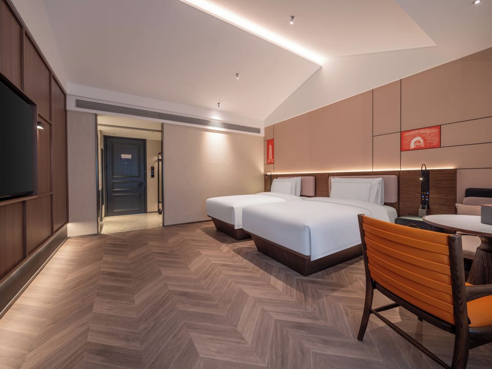Twin Room | In-room safe, blackout drapes, WiFi (free)