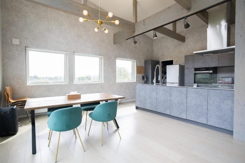 Basic House, 2 Bedrooms, Mountain View | Dining