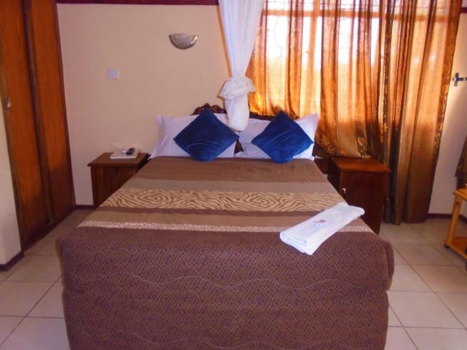Standard Double or Twin Room | Egyptian cotton sheets, premium bedding, in-room safe