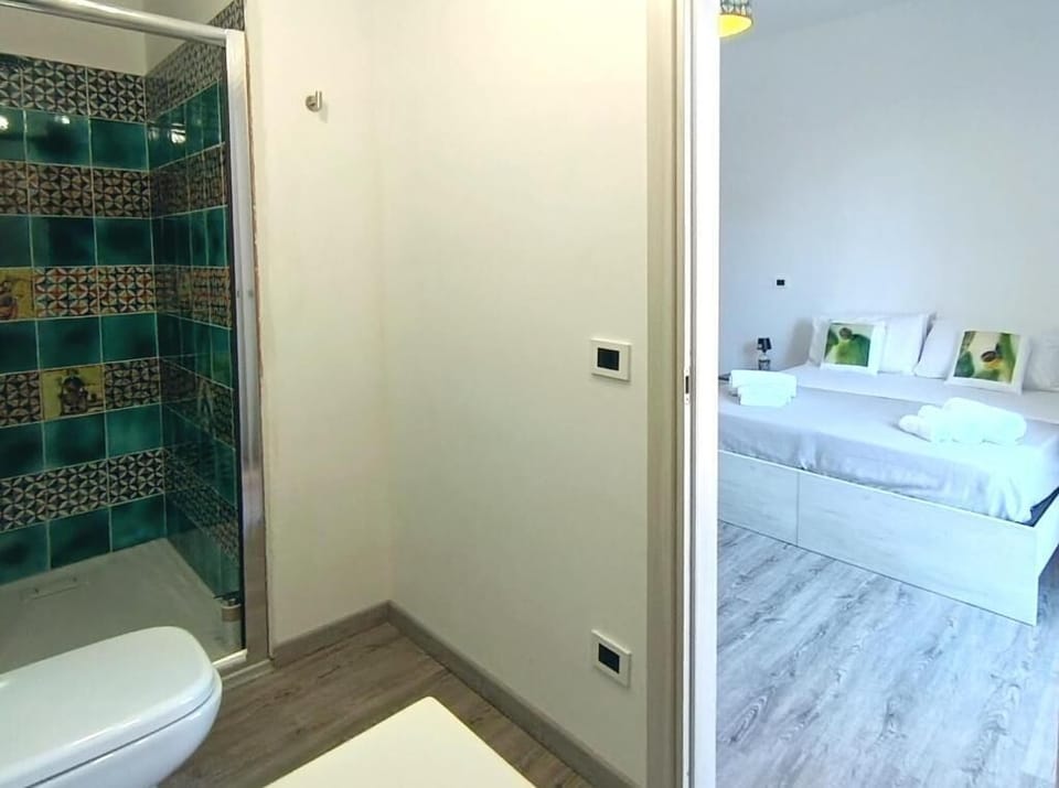 Deluxe Double or Twin Room, Balcony, City View | Bathroom | Free toiletries, hair dryer, towels, soap