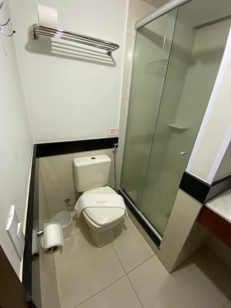 Shower, free toiletries, towels