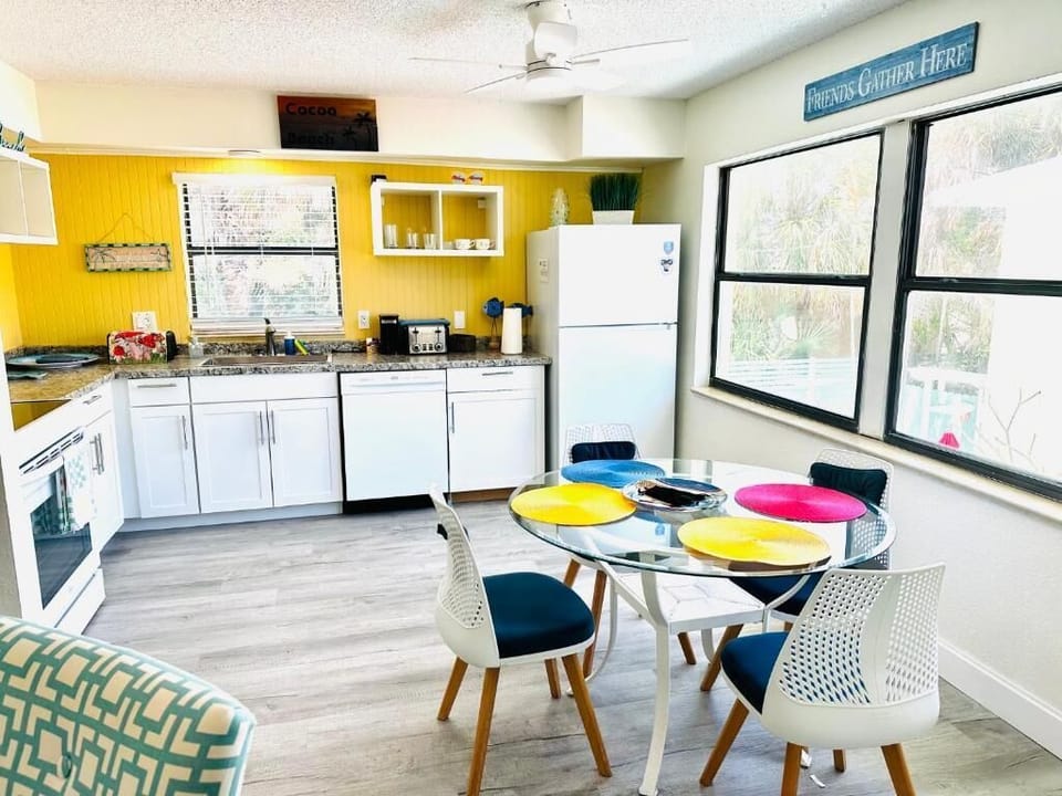Deluxe Apartment, Pool View | Private kitchen | Full-size fridge, microwave, oven, stovetop