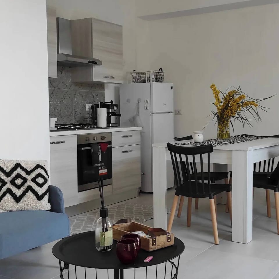 Apartment, 3 Bedrooms, Balcony | Interior