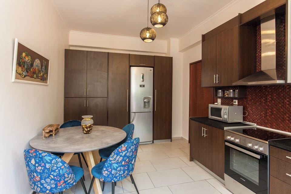 Villa, Mountain View | Private kitchen | Coffee/tea maker, full-size fridge, microwave, oven