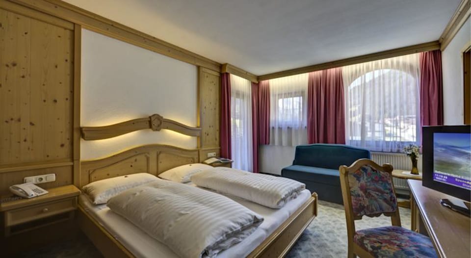 In-room safe, desk, free WiFi, bed sheets