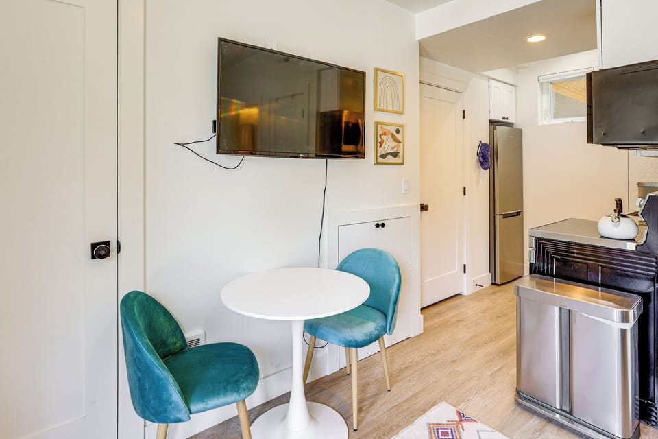 Studio | Dining Area