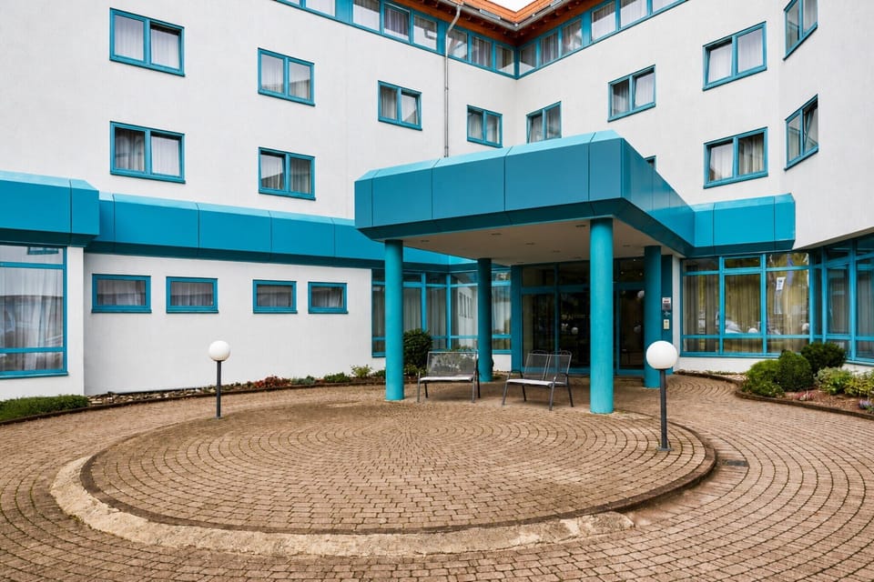 Hotel Exterior [summer]