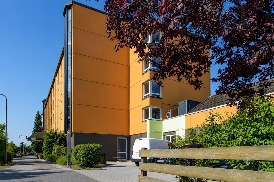 Hotel Exterior [summer]